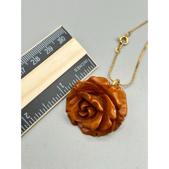 Carved Bakelite Rose Pendant Necklace Gold Tone Chain Vintage Jewelry Statement - Picture 7 of 7